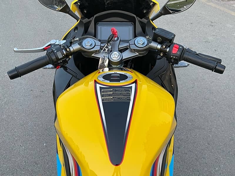 bmw s1000 rr 400 cc with tft meter and beautiful colours 6