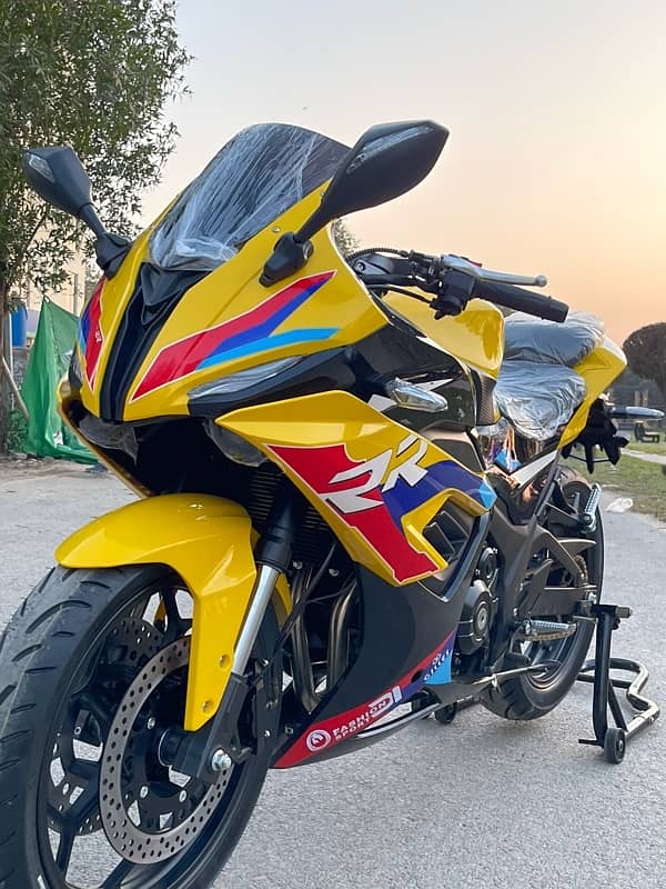 bmw s1000 rr 400 cc with tft meter and beautiful colours 7