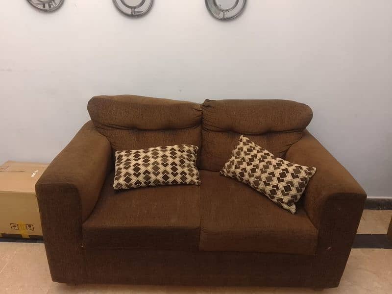 7 seater Sofa set with center Table (mirror cracked) 2