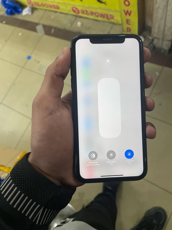 iphone xr 4