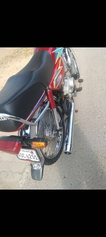 Honda CD 70 ka saman dala huwa hai 2