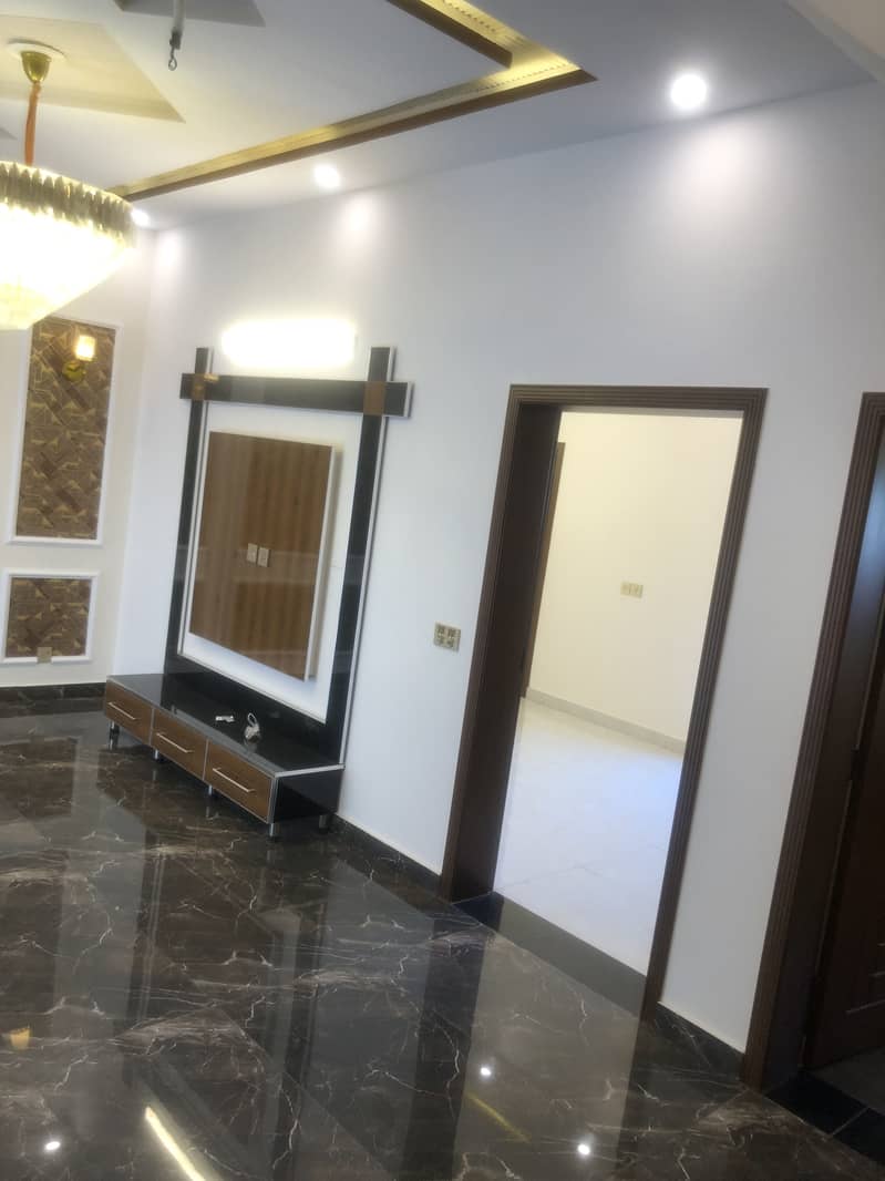 5 MARLA HOUSE FOR SALE IN KHAYABAN-E-AMIN 3