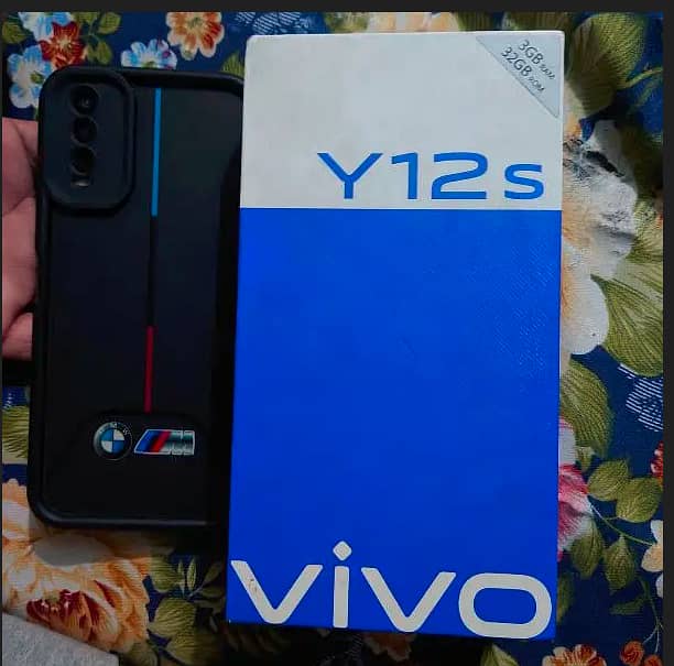 Vivo Y12s 10/10 with box no any fault urgent sale need money 8