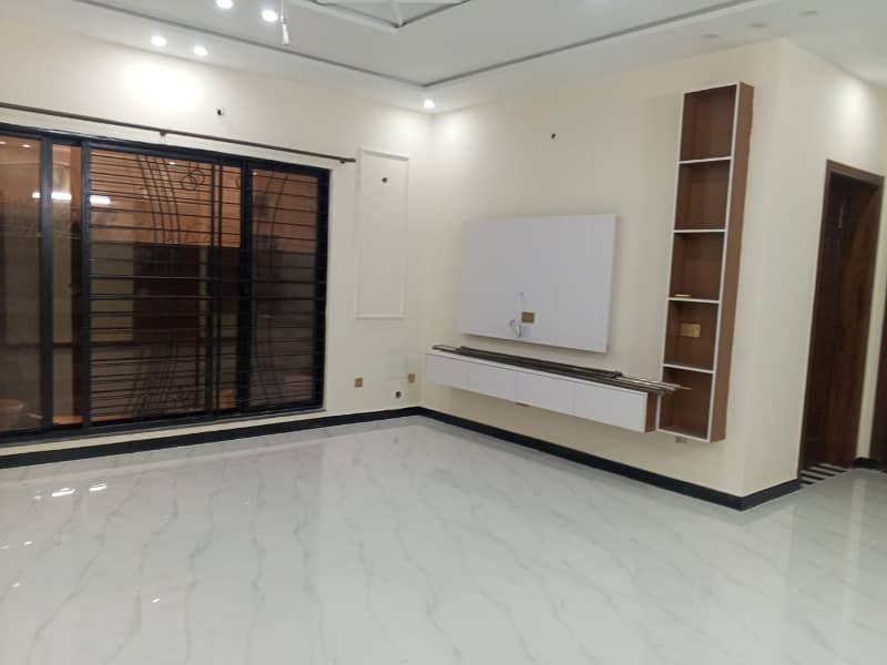 5 MARLA BEAUTIFUL HOUSE AVAILABLE FOR RENT IN DHA RAHBER 11 5