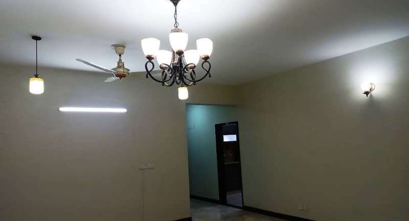 10-Marla 3-Bedroom Flat For Rent In Sector B Askari 11 Lahore 3