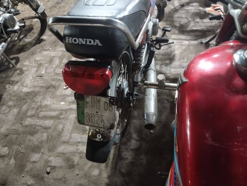 Honda cd 70 good condition All documents clear 03217699114 2