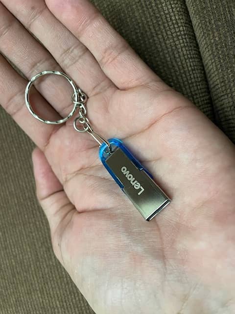 Lenovo Brand - 2 Terabyte Memory sticks 3