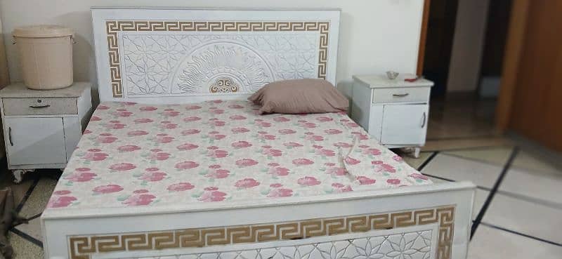 Bed in a reasonable condition / Used Slightly. 5