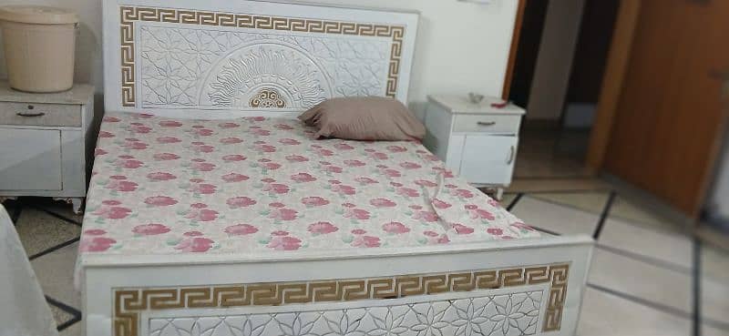 Bed in a reasonable condition / Used Slightly. 6