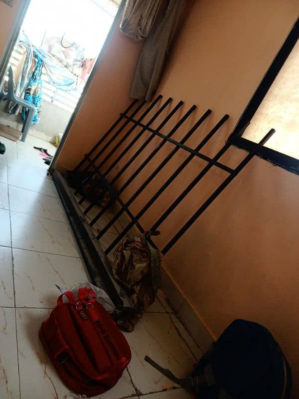 iron bed 5x6 without mattress 5