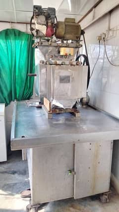 Sugar cane juice machine