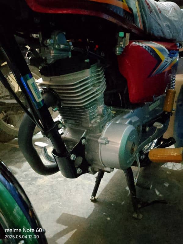 Honda cg 125 2025 model first owner bike h 13/2/2025 ki h 7