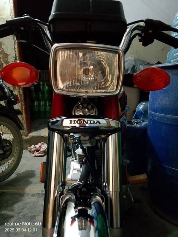 Honda cg 125 2025 model first owner bike h 13/2/2025 ki h 9