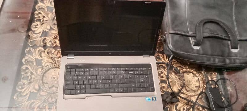 HP core i3 4gb 250gb 0