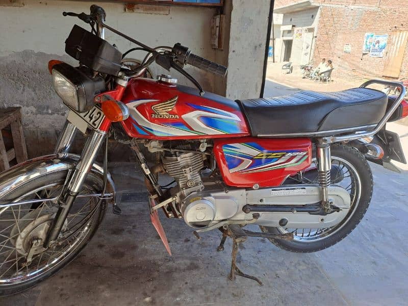 Honda 125 used 10 by9 1