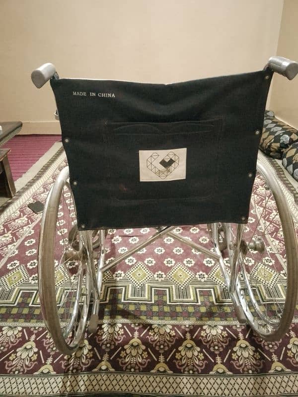 2 week used wheel chair 10/10 condition & foldable 2