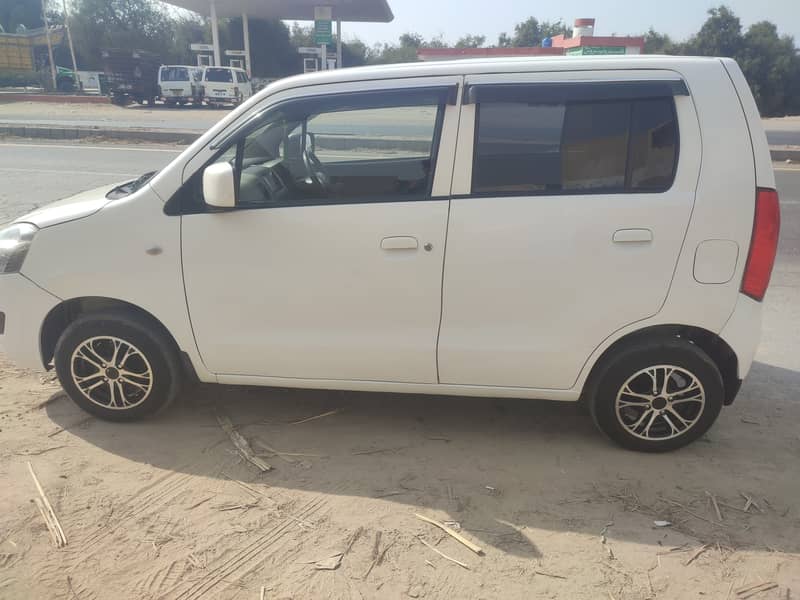 Suzuki Wagon R 2018 3