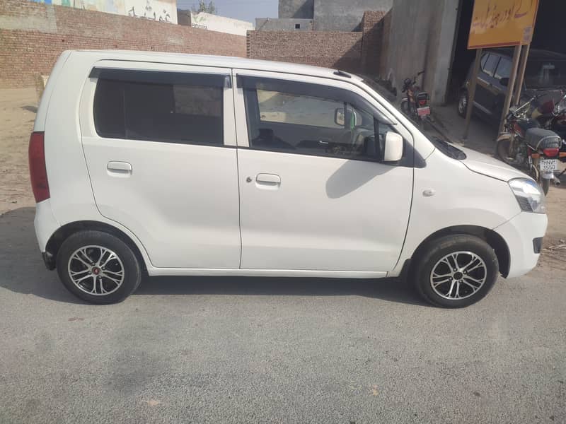 Suzuki Wagon R 2018 4