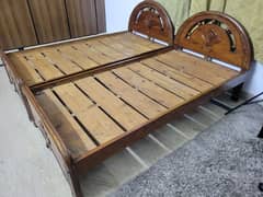 2 single orignal wooden bed