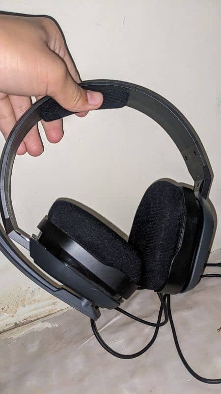 brand new headphones Logitech 4