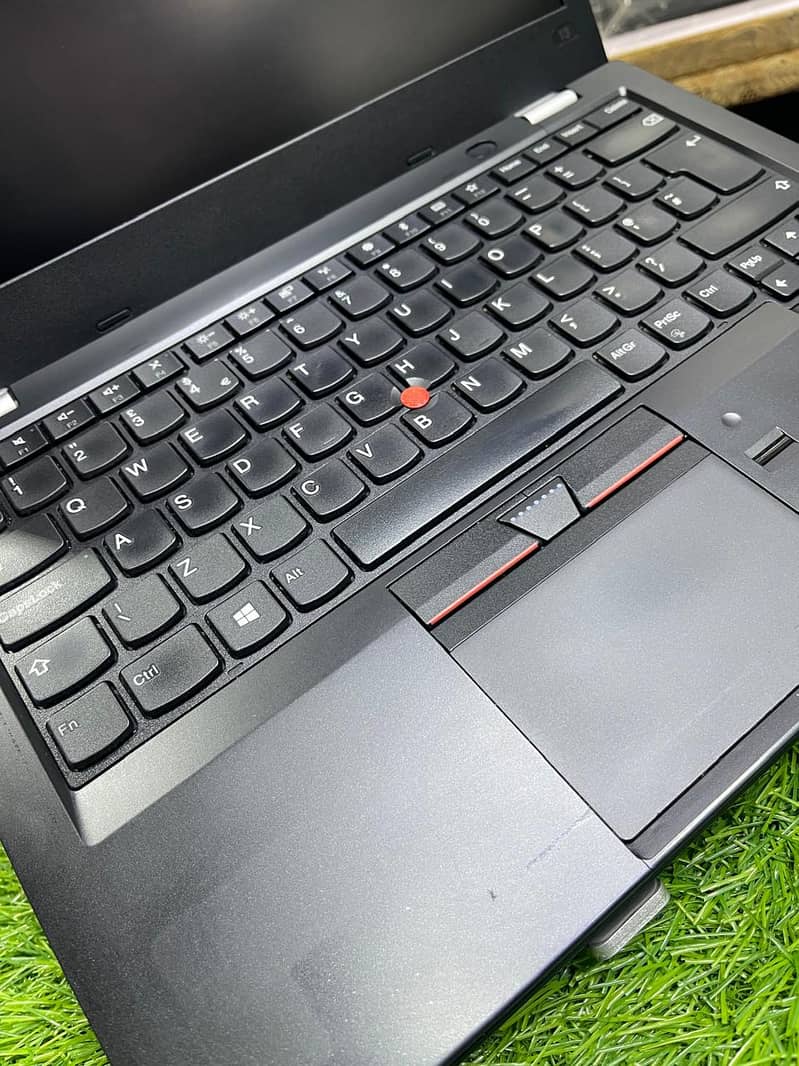 Lenovo Thinkpad 13 i5 7th Gen (0322-8832611) 4