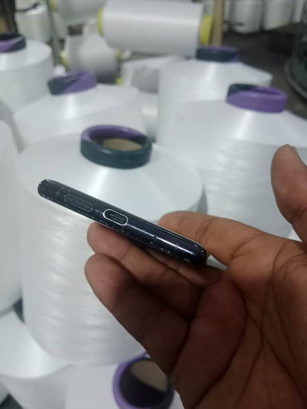 Xperia 1 4 /64  855 Snapdragon non pta ha finger off ho gya ha 4