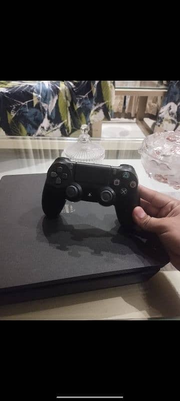 PS4 slim 500gb mint condition 4