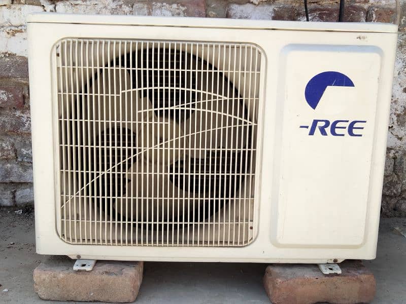 sell my gree ac 1.5 ton mint condition just like new 12