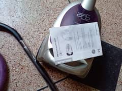 Vacuum cleaner in very good condition looks like a new