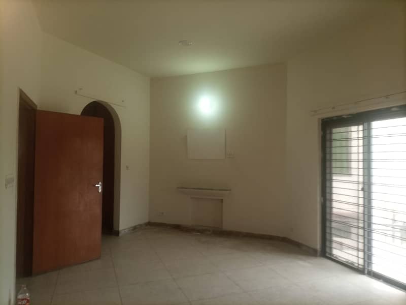 1 Kanal Beautiful House Upper Portion Available for Rent in X Block Phase 3 DHA Lahore 2