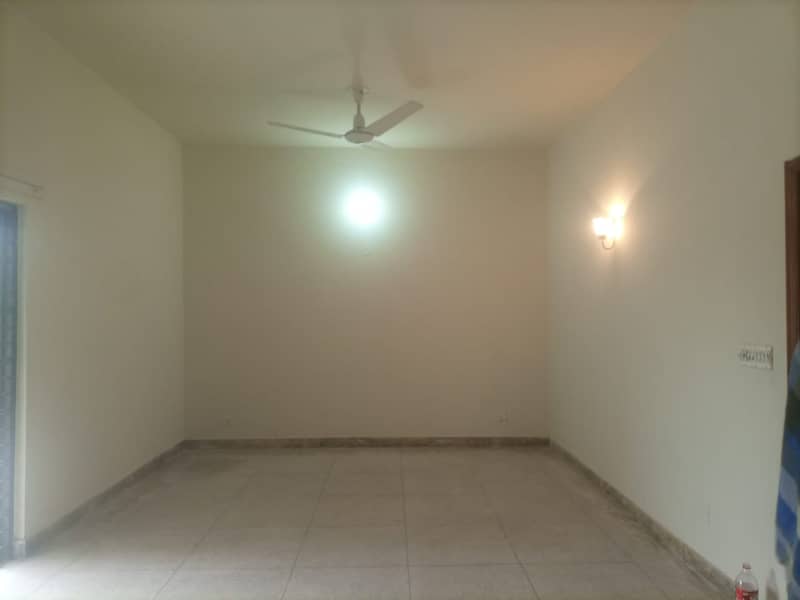 1 Kanal Beautiful House Upper Portion Available for Rent in X Block Phase 3 DHA Lahore 3