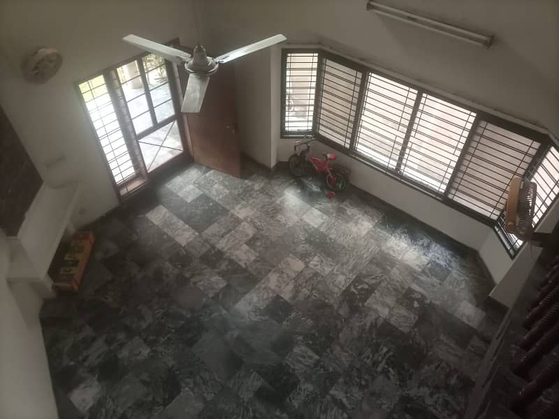 1 Kanal Beautiful House Upper Portion Available for Rent in X Block Phase 3 DHA Lahore 5