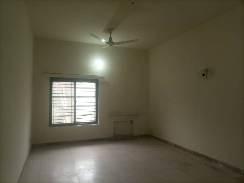 1 Kanal Beautiful House Upper Portion Available for Rent in X Block Phase 3 DHA Lahore 10