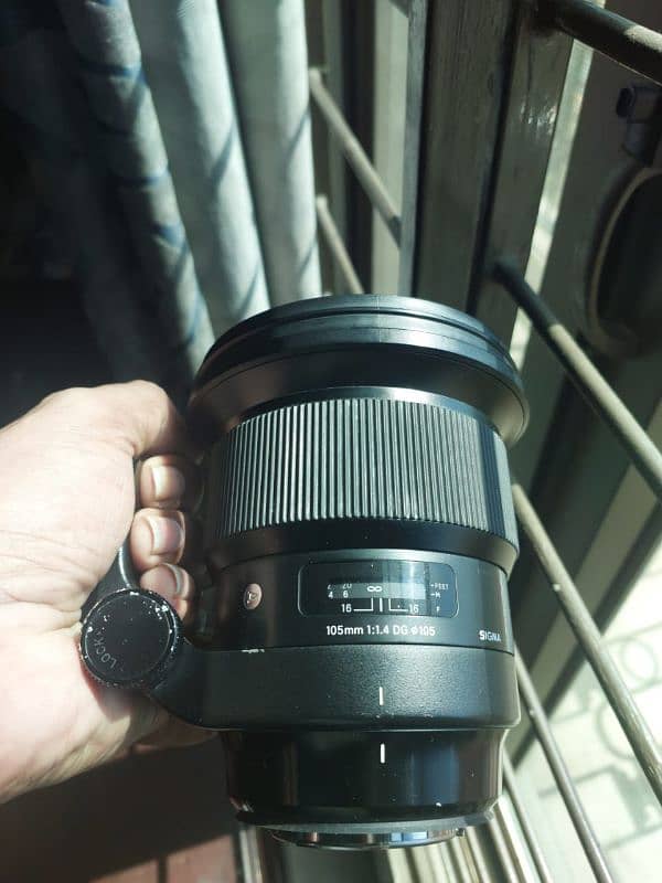 Sigma 105mm 1.4 Bokeh Master for Canon Mont 5