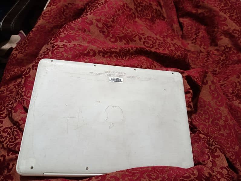 macbook 2009 6/128 ssd in very good condition 6