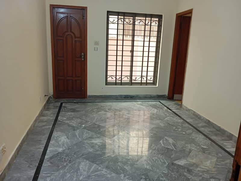 10 Marla Beautiful Full House Available for Rent in Hot Location in EE Block Phase 4 DHA Lahore 2