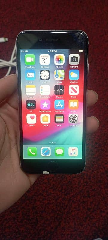 iPhone 6 For Sale in Good condition - 6,500 12