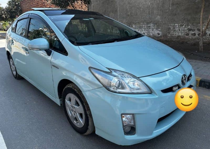 Toyota Prius 2010 model 2014 register panoramic suroof 1