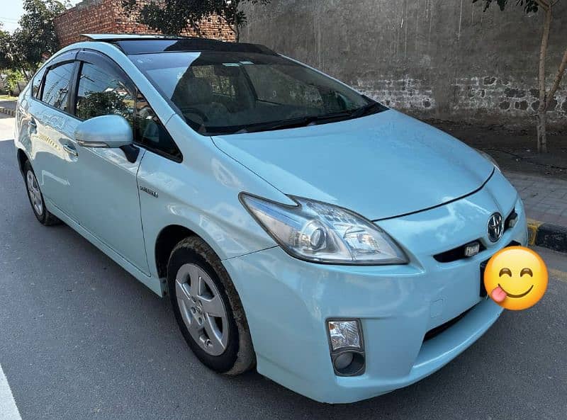 Toyota Prius 2010 model 2014 register panoramic suroof 3