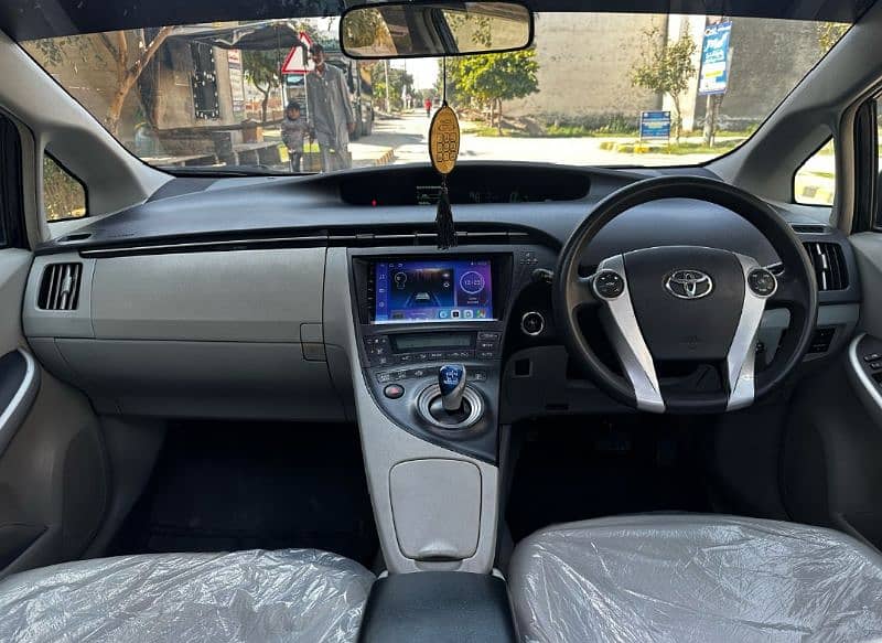 Toyota Prius 2010 model 2014 register panoramic suroof 7