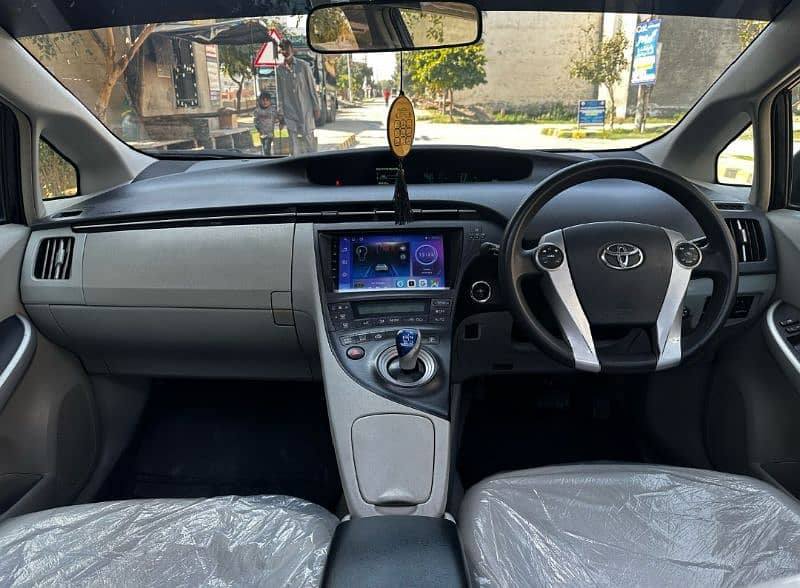 Toyota Prius 2010 model 2014 register panoramic suroof 8