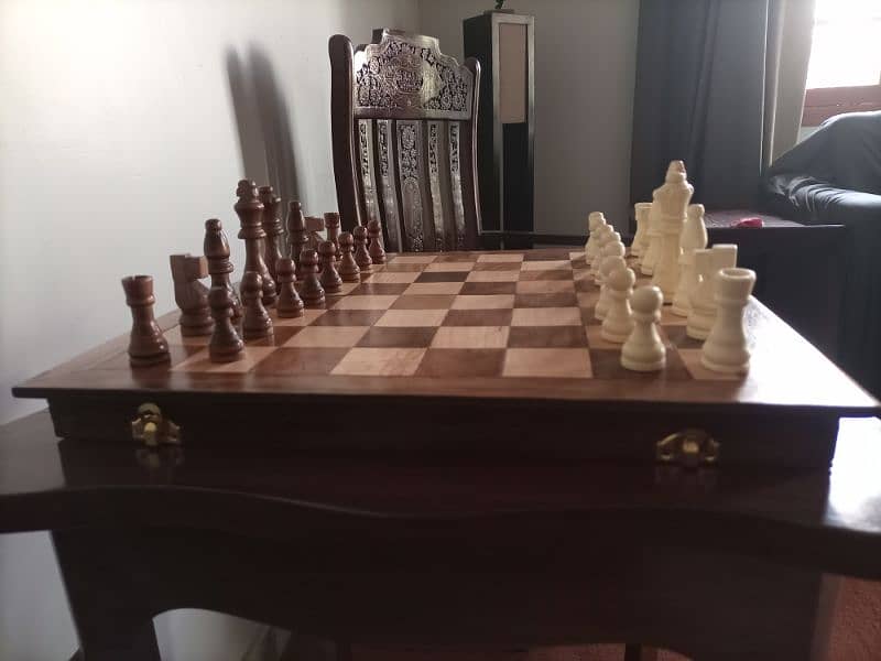 wooden chess 0