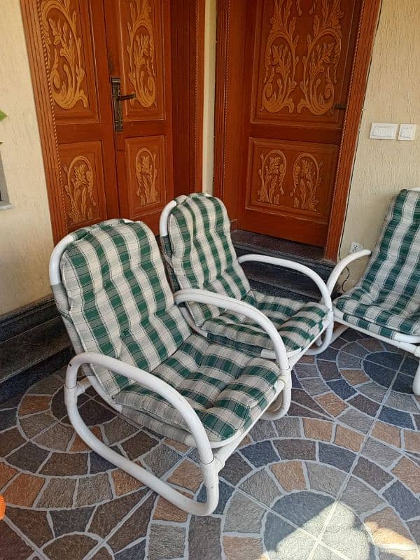 Outdoor Chairs 0