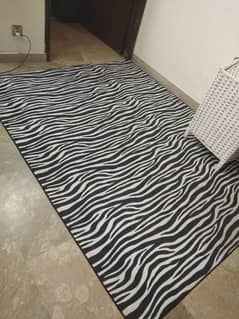 carpets black and white very good condition