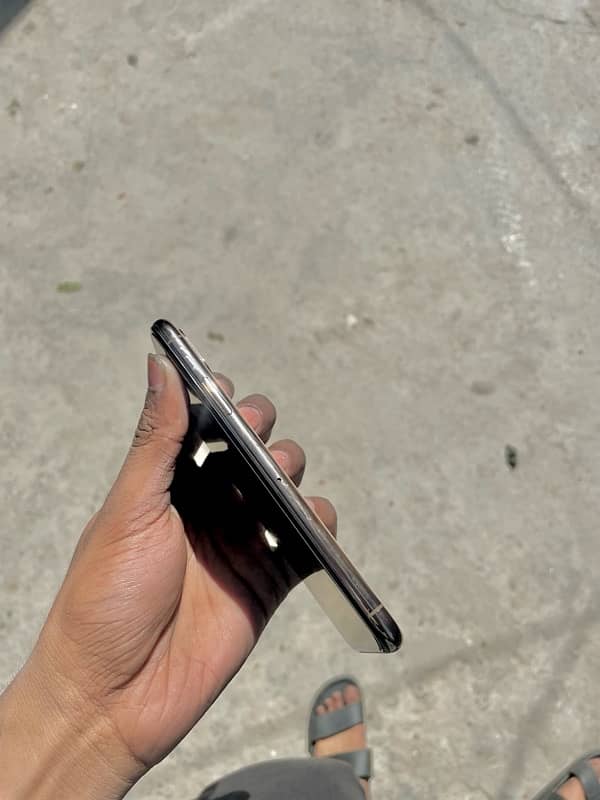 IPHONE XS NON PTA 3