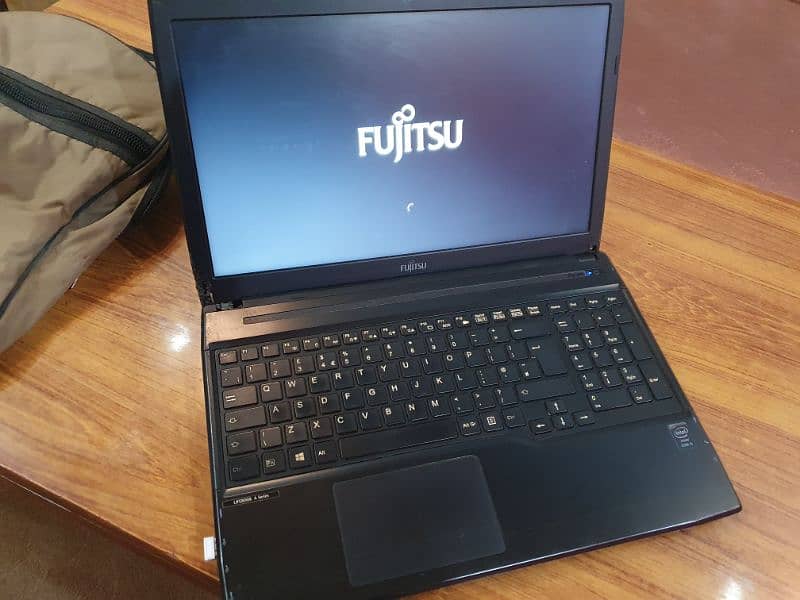 FUJITSU Notebook LIFEBOOK E5510      Empty heading  The FUJITSU No 4