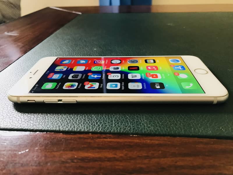 iPhone 6S plus 64GB PTA SILVER 1