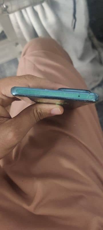 VIVO V30 is good condition Dual sim PTA approved 5