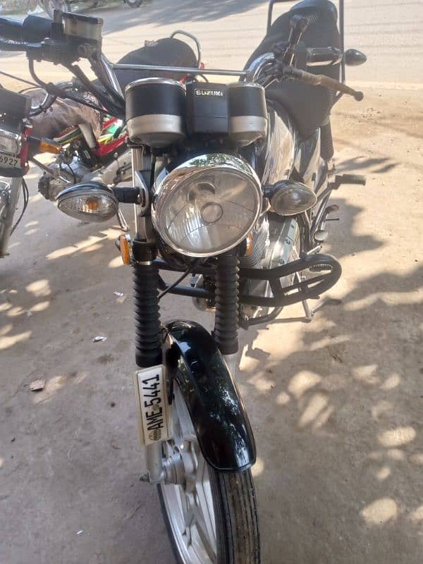 Suzuki gs 150 for sale 10/10 condition 6