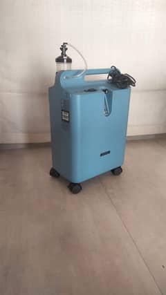 Oxygen Concentrator (Excellent Condition)